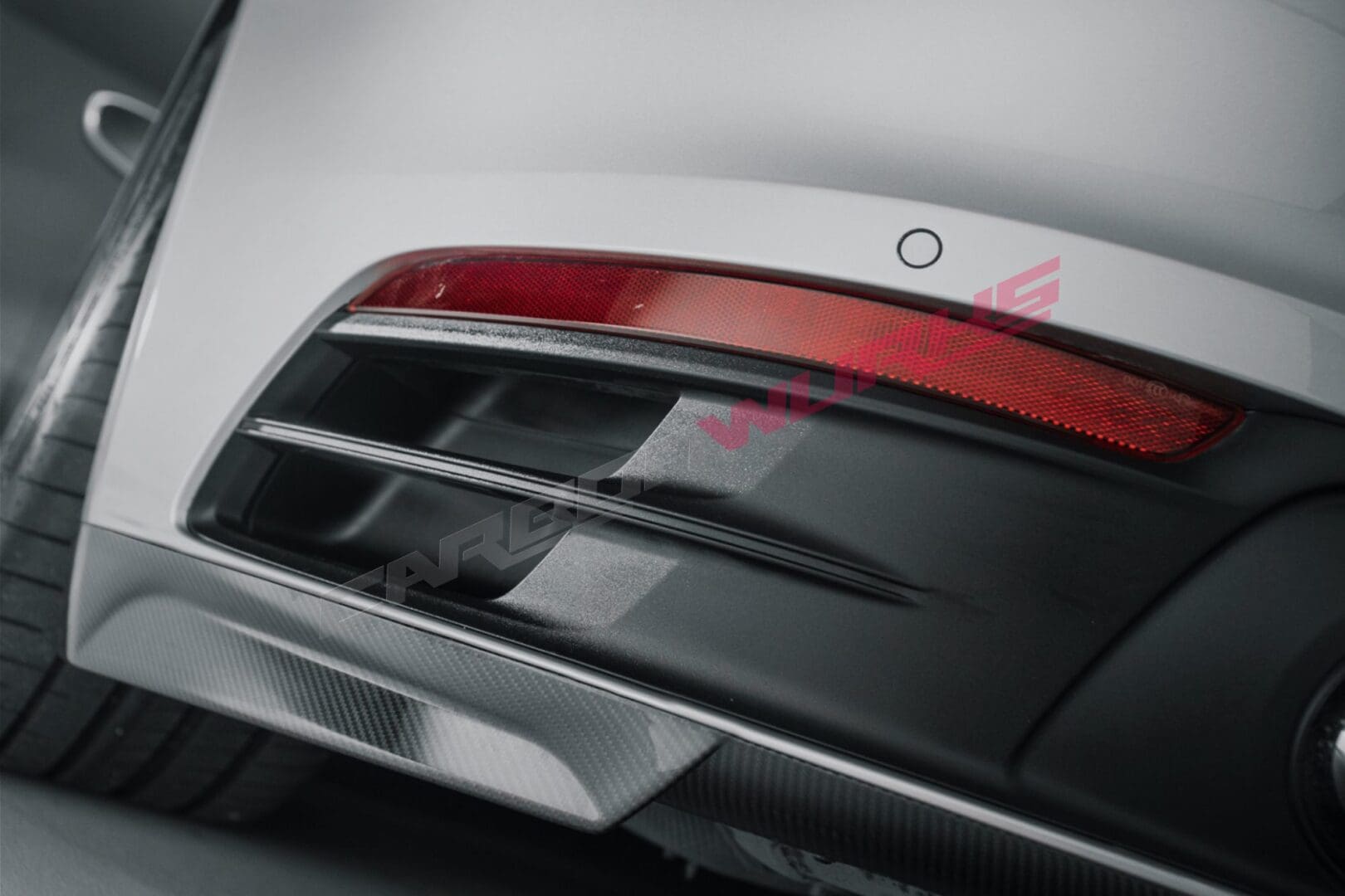 Porsche 911 Carrera 992.1 Dissident Automotive Carbon Diffuser – Bild 3