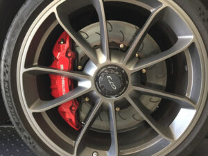 AP Racing J Hook Bremsscheibe Porsche 992 GT3 PCCB inkl. DTC-Gutachten für Hinterachse